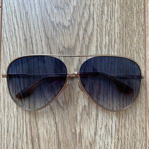 VICTORIA BECKHAM Classic V Metal Navigator Sunglasses In Gold Blue